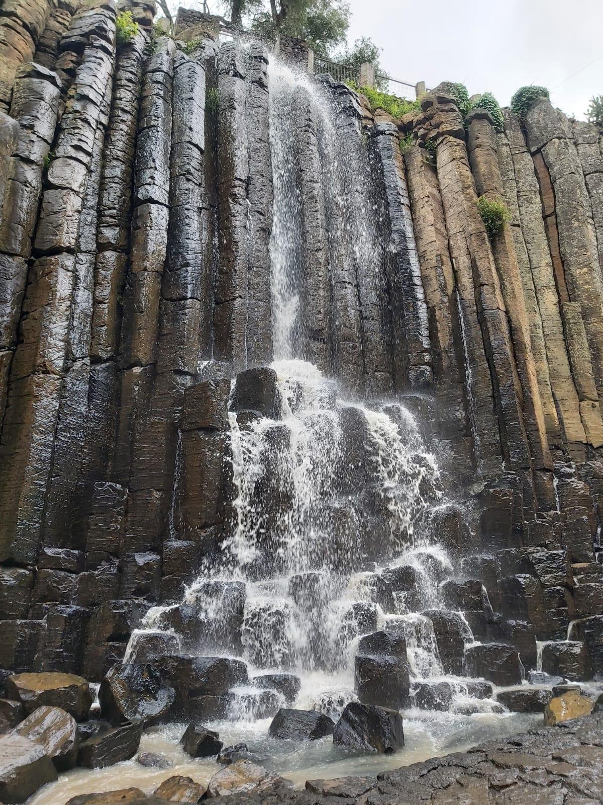Imagen del artículo Prismas Basálticos: el espectáculo natural que tienes que vivir en Hidalgo